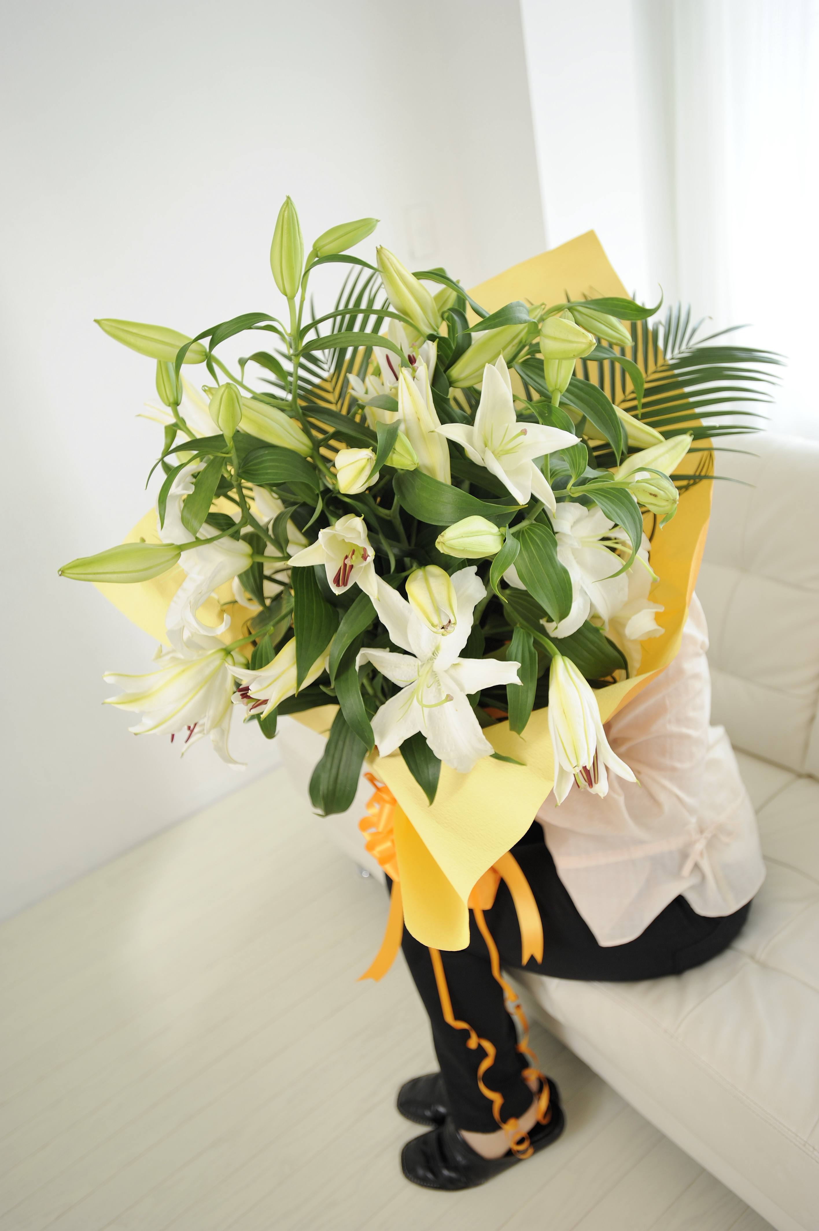 花束 百合の女王カサブランカ お祝い花とお悔やみ花の専門店 ビジネスフラワー