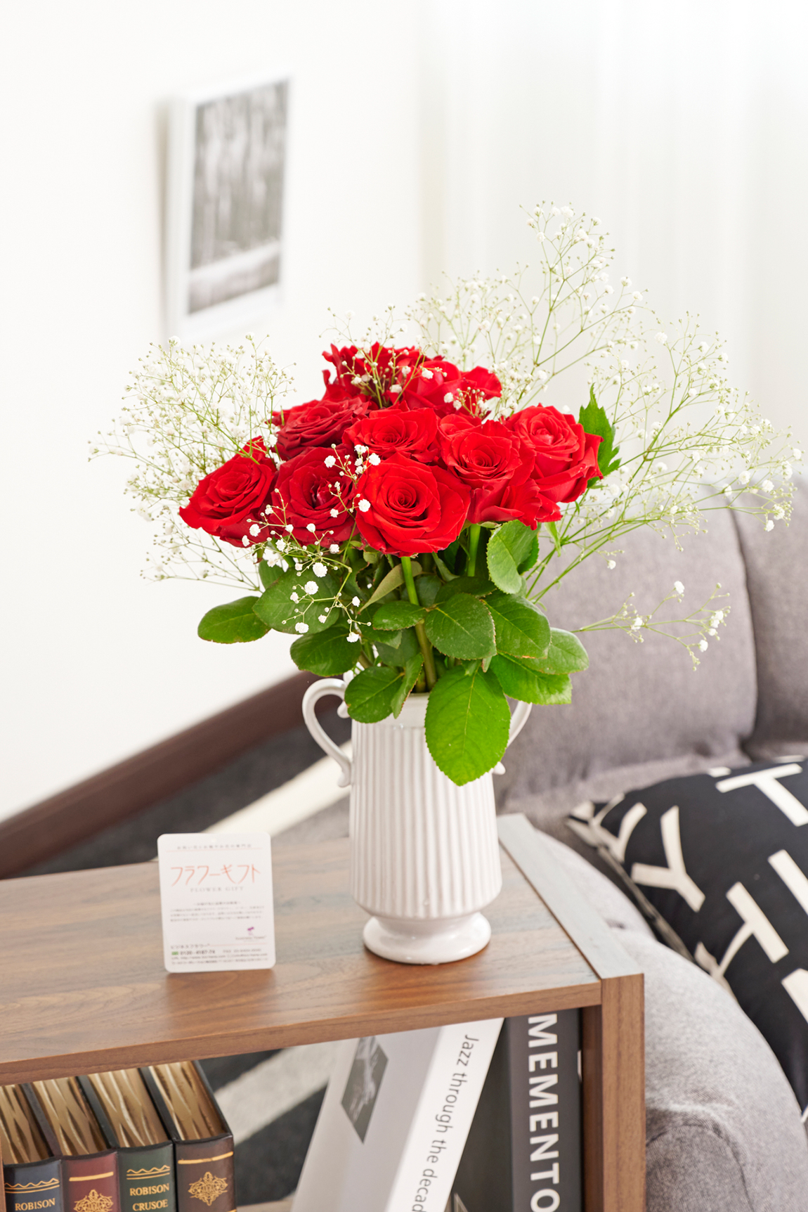 花瓶フラワー・フラワーベース　アンティークジャグ（ツイン/大）　赤バラ12本＆カスミソウ